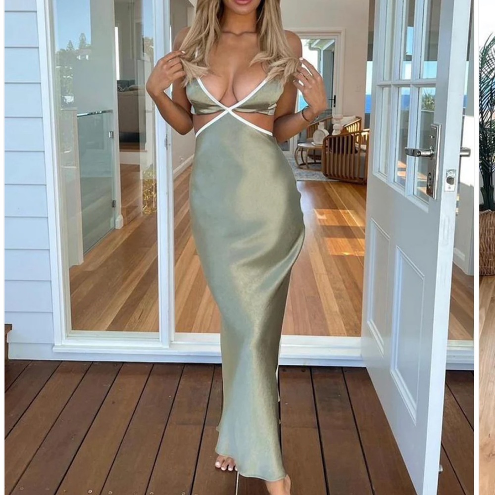 Bec + bridge Veronique maxi dress in sage size 4 brand new never worn